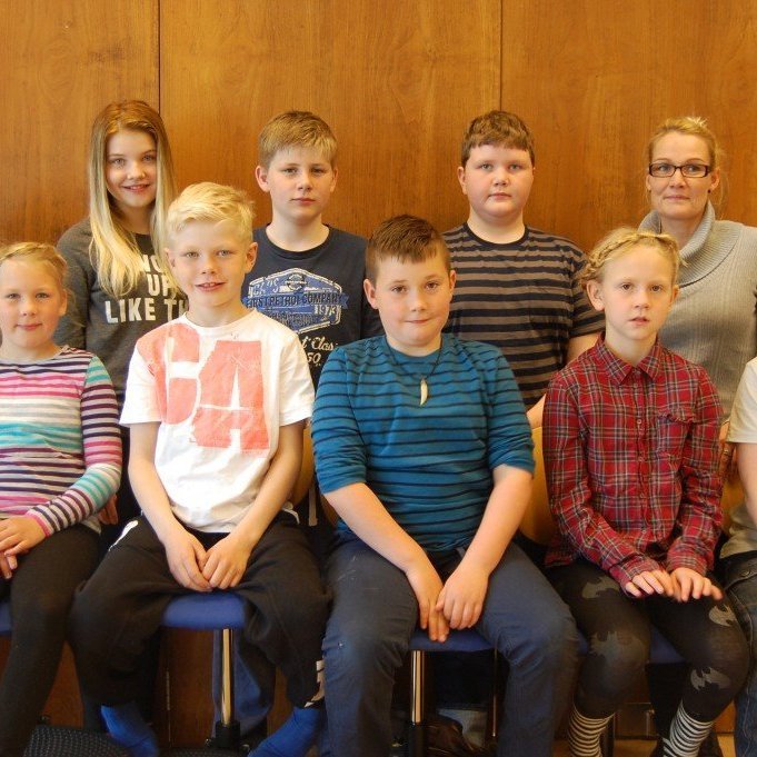 Neðri röð frá vinstri: Kolbrún, Patrekur, Björn, Katla og Arnór. Efri röð frá vinstri: Kamilla, Ingiberg, Tryggvi og Emma umsjónarkennari.