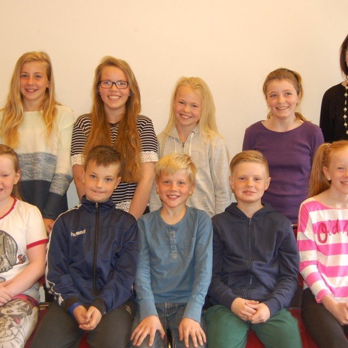 Neðri röð frá vinstri: Helga, Halldór, Vignir, Ólafur og Heiðdís. Efri röð frá vinstri: Anna, Eydís, Íris, Þorgerður og Bylgja umsjónarkennari.