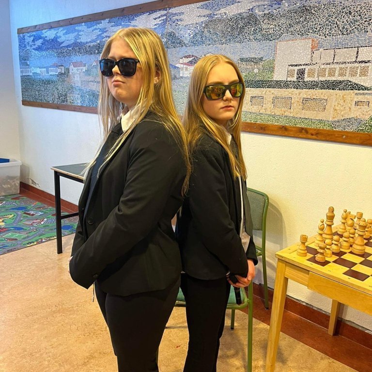 Íris Lilja og Emma Vigdís