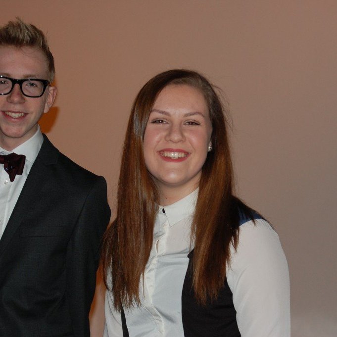 Reynir Freyr og Bjarney útskriftarnemar.