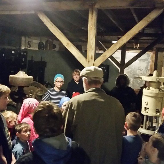 Á síldarminjasafninu að skoða vélar.