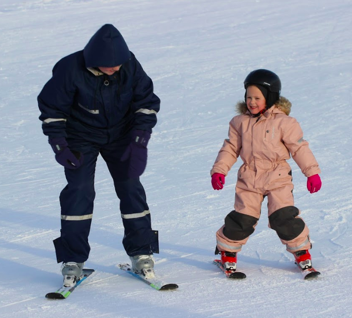 Dúndur fjör á skíðum