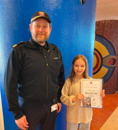 Monika verðlaunuð í eldvarnaátaki