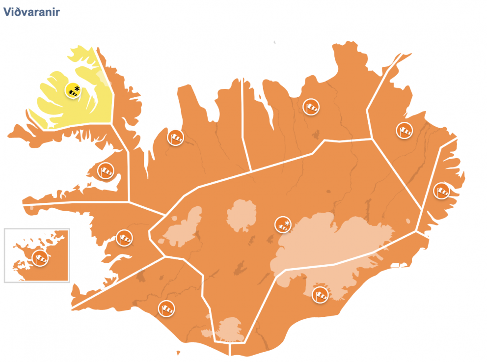 Skólahald fellur niður í dag