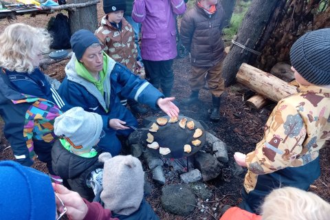Nemendur í 1. og 2. bekk hafa brallað ýmislegt í skólanum í haust.