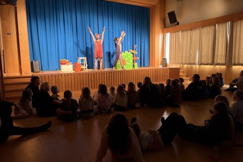 Leikhópurinn Lotta heimsótti GaV og Tröllaborg